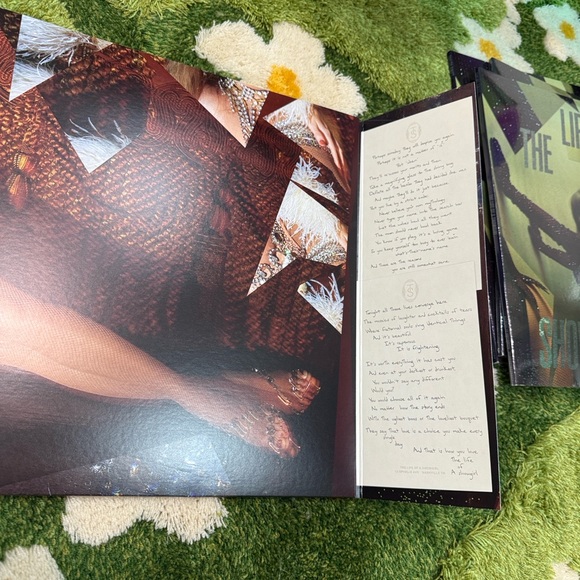 Shiny Bug Collection Violet Shimmer Marbled Vinyl Life of Showgirl Taylor Swift - Picture 5 of 9